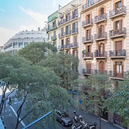 Design And Comfort In The Trendy Neighborhood *