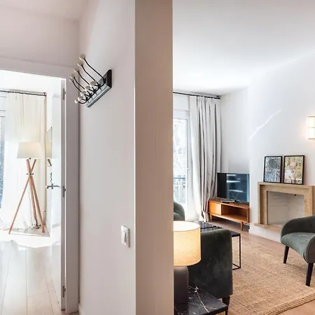 Design And Comfort In The Trendy Neighborhood Daire Barselona