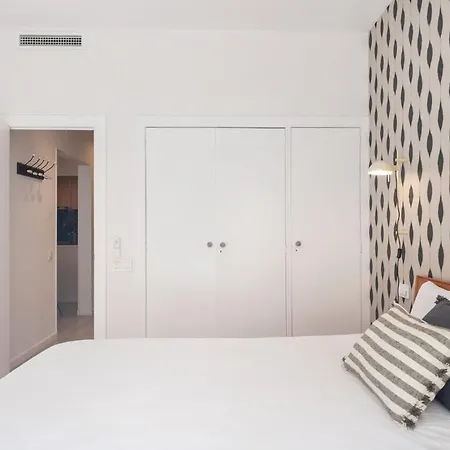 Design And Comfort In The Trendy Neighborhood Apartament *
