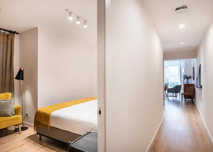 Design And Comfort In The Trendy Neighborhood *