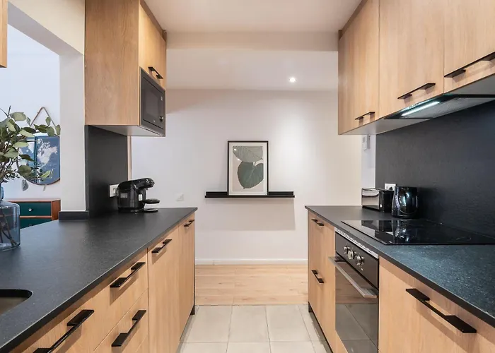 Design And Comfort In The Trendy Neighborhood Daire Barselona