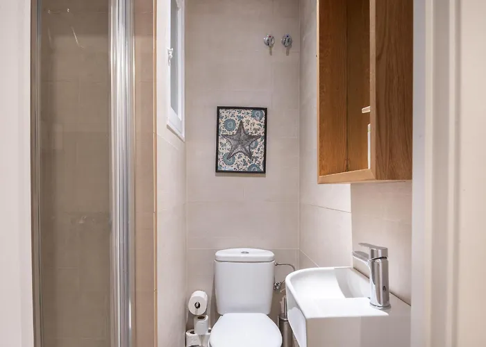 Design And Comfort In The Trendy Neighborhood Daire Barselona